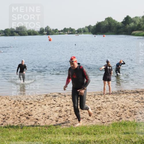 21.06.2025 - 27. Vierlanden-Triathlon MichiJ http://msf.ph/oto/7973503 15.06.2026 08:37:35 Schwimmen 9, 181 meine-sportfotos.de
