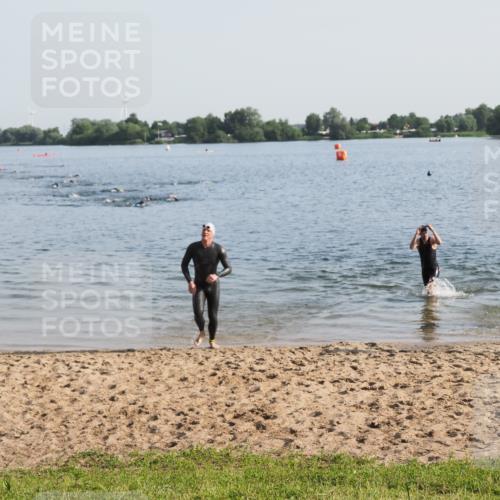 21.06.2025 - 27. Vierlanden-Triathlon MichiJ http://msf.ph/oto/7973525 15.06.2026 08:37:38 Schwimmen 9, 73, 180, 181 meine-sportfotos.de