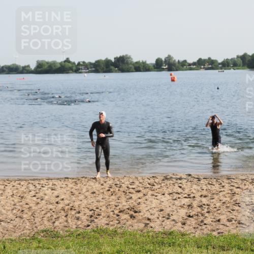 21.06.2025 - 27. Vierlanden-Triathlon MichiJ http://msf.ph/oto/7973530 15.06.2026 08:37:39 Schwimmen 9, 73, 180, 181 meine-sportfotos.de