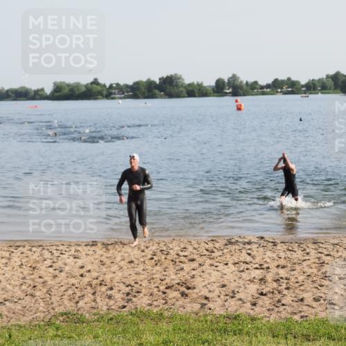 21.06.2025 - 27. Vierlanden-Triathlon MichiJ http://msf.ph/oto/7973539 15.06.2026 08:37:39 Schwimmen 9, 73, 180, 181 meine-sportfotos.de