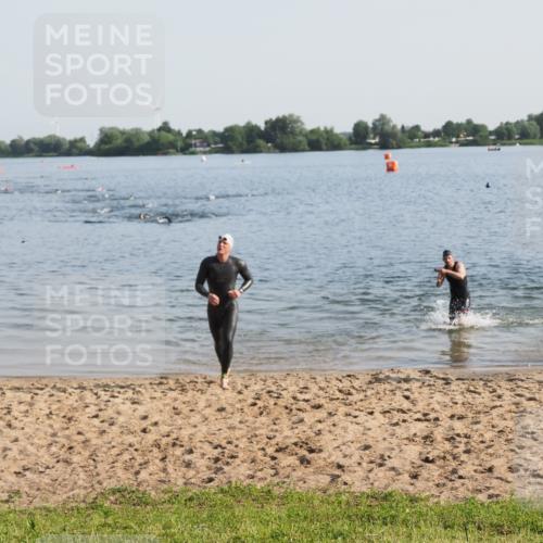 21.06.2025 - 27. Vierlanden-Triathlon MichiJ http://msf.ph/oto/7973549 15.06.2026 08:37:39 Schwimmen 9, 73, 180, 181 meine-sportfotos.de