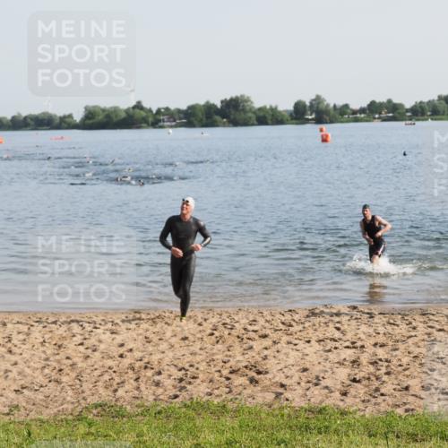21.06.2025 - 27. Vierlanden-Triathlon MichiJ http://msf.ph/oto/7973553 15.06.2026 08:37:39 Schwimmen 9, 73, 180, 181 meine-sportfotos.de