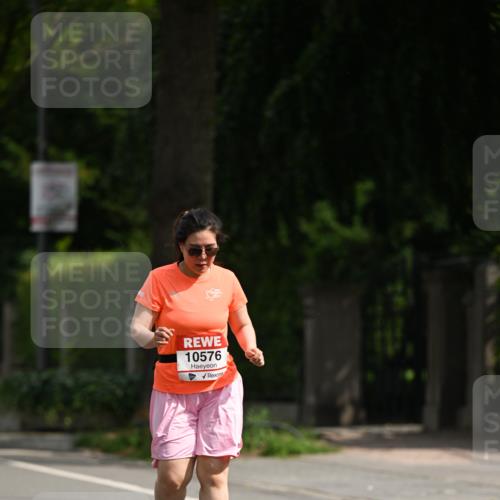 15.06.2025 - REWE Women's Run Dr. Thomas Lammeyer http://msf.ph/oto/7973559 15.06.2025 10:04:54 Laufen 10576 meine-sportfotos.de