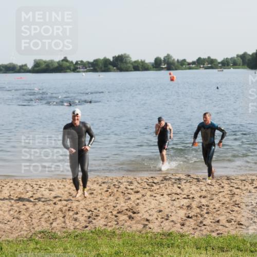 21.06.2025 - 27. Vierlanden-Triathlon MichiJ http://msf.ph/oto/7973573 15.06.2026 08:37:41 Schwimmen 9, 73, 180, 181 meine-sportfotos.de