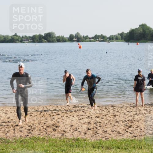 21.06.2025 - 27. Vierlanden-Triathlon MichiJ http://msf.ph/oto/7973583 15.06.2026 08:37:41 Schwimmen 9, 73, 180, 181 meine-sportfotos.de