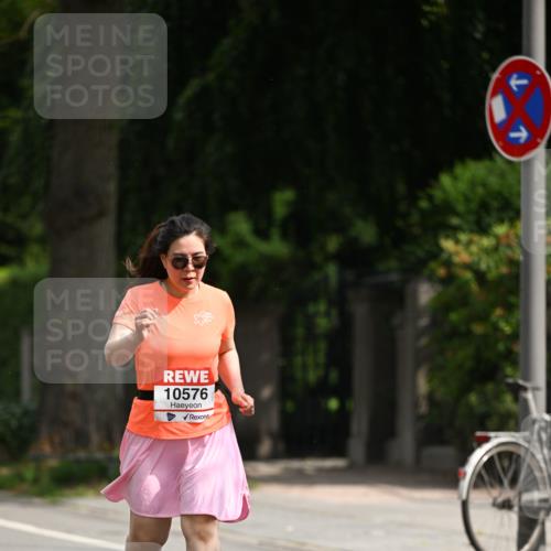15.06.2025 - REWE Women's Run Dr. Thomas Lammeyer http://msf.ph/oto/7973585 15.06.2025 10:04:55 Laufen 10576 meine-sportfotos.de