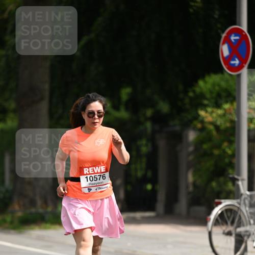 15.06.2025 - REWE Women's Run Dr. Thomas Lammeyer http://msf.ph/oto/7973591 15.06.2025 10:04:55 Laufen 10576 meine-sportfotos.de