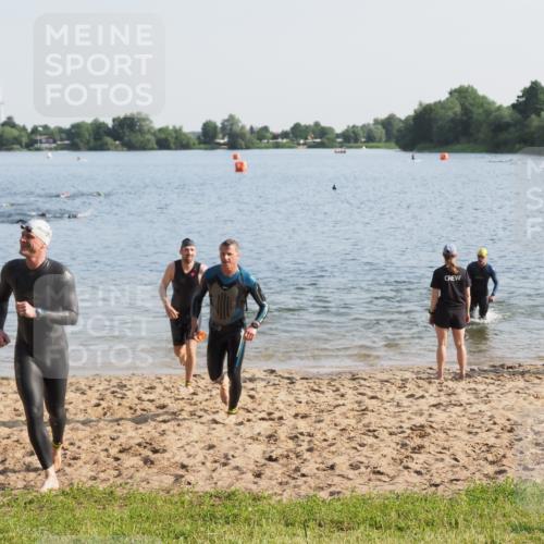 21.06.2025 - 27. Vierlanden-Triathlon MichiJ http://msf.ph/oto/7973602 15.06.2026 08:37:42 Schwimmen 9, 73, 171, 180, 181 meine-sportfotos.de