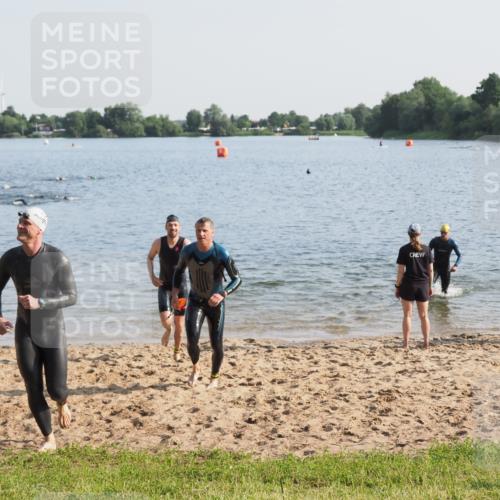 21.06.2025 - 27. Vierlanden-Triathlon MichiJ http://msf.ph/oto/7973608 15.06.2026 08:37:42 Schwimmen 9, 73, 171, 180, 181 meine-sportfotos.de