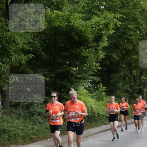 15.06.2025 - REWE Women's Run Jannik Wohlers http://msf.ph/oto/7973621 15.06.2025 10:08:23 Laufen 5624, 5651 meine-sportfotos.de