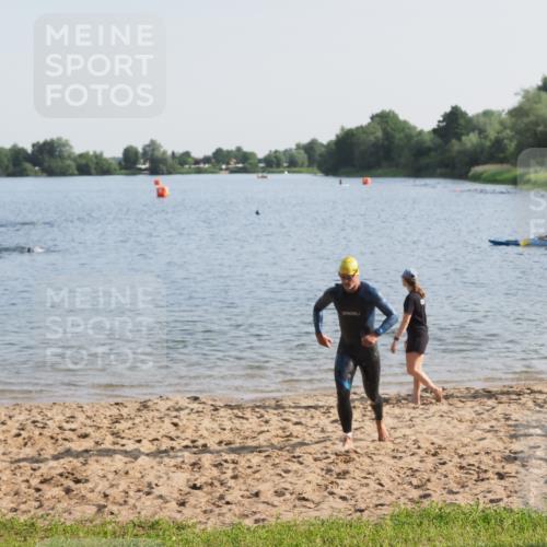 21.06.2025 - 27. Vierlanden-Triathlon MichiJ http://msf.ph/oto/7973685 15.06.2026 08:37:49 Schwimmen 73, 171, 180, 181 meine-sportfotos.de