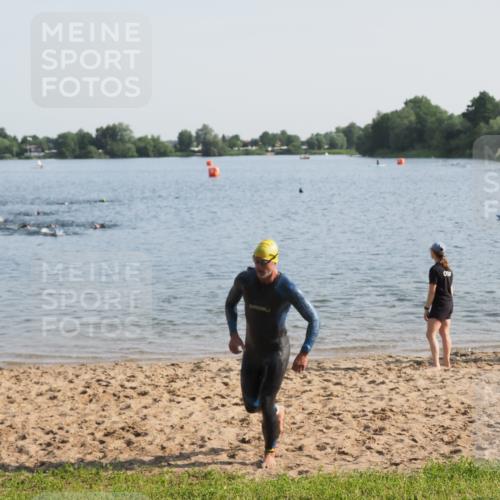 21.06.2025 - 27. Vierlanden-Triathlon MichiJ http://msf.ph/oto/7973716 15.06.2026 08:37:50 Schwimmen 73, 171, 180, 181 meine-sportfotos.de