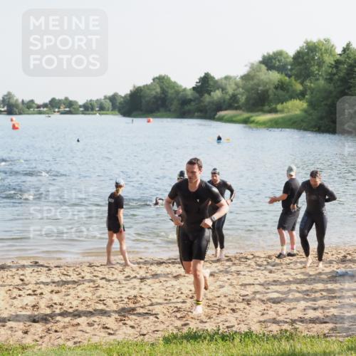 21.06.2025 - 27. Vierlanden-Triathlon MichiJ http://msf.ph/oto/7973742 15.06.2026 08:38:30 Schwimmen 27, 35, 45, 86, 126 meine-sportfotos.de