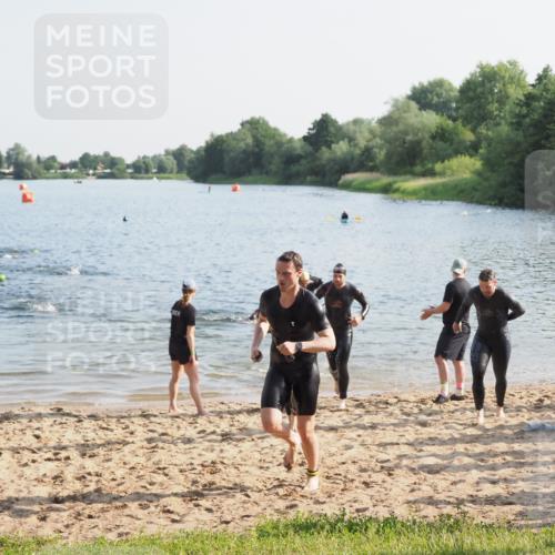 21.06.2025 - 27. Vierlanden-Triathlon MichiJ http://msf.ph/oto/7973746 15.06.2026 08:38:30 Schwimmen 27, 35, 45, 86, 126 meine-sportfotos.de