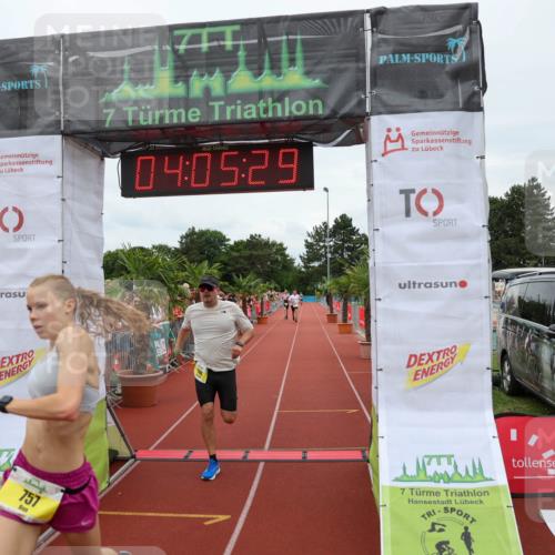 15.06.2025 - 7 Türme Triathlon Michael Strokosch http://msf.ph/oto/7973765 15.06.2025 14:05:29 Ziel 757, 1144 meine-sportfotos.de