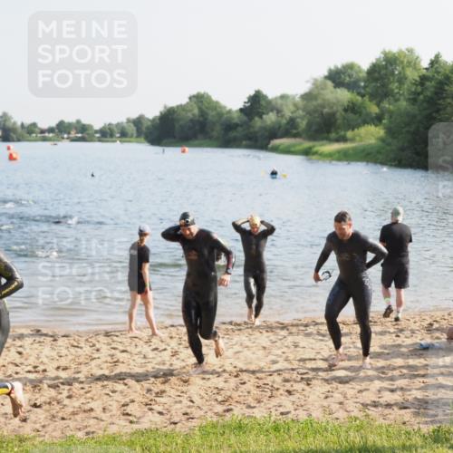 21.06.2025 - 27. Vierlanden-Triathlon MichiJ http://msf.ph/oto/7973787 15.06.2026 08:38:32 Schwimmen 27, 35, 45, 86, 126 meine-sportfotos.de