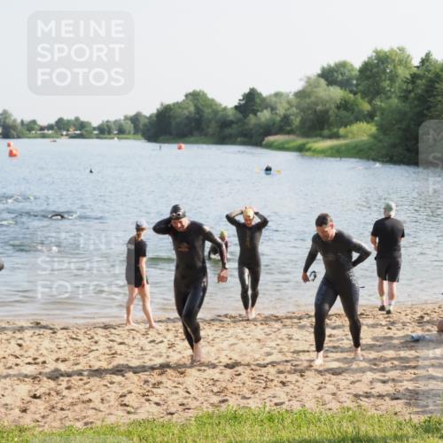 21.06.2025 - 27. Vierlanden-Triathlon MichiJ http://msf.ph/oto/7973791 15.06.2026 08:38:32 Schwimmen 27, 35, 45, 86, 126 meine-sportfotos.de