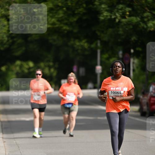 15.06.2025 - REWE Women's Run Dr. Thomas Lammeyer http://msf.ph/oto/7973804 15.06.2025 10:05:42 Laufen 10065 meine-sportfotos.de