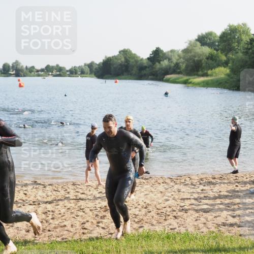 21.06.2025 - 27. Vierlanden-Triathlon MichiJ http://msf.ph/oto/7973831 15.06.2026 08:38:34 Schwimmen 27, 35, 45, 86, 126 meine-sportfotos.de