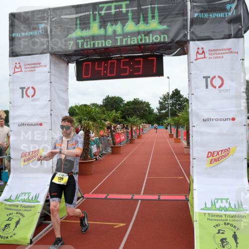 15.06.2025 - 7 Türme Triathlon Michael Strokosch http://msf.ph/oto/7973840 15.06.2025 14:05:36 Ziel 926, 1139, 1144 meine-sportfotos.de