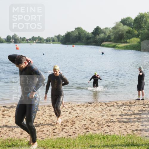 21.06.2025 - 27. Vierlanden-Triathlon MichiJ http://msf.ph/oto/7973846 15.06.2026 08:38:36 Schwimmen 2, 27, 35, 45, 86, 126 meine-sportfotos.de