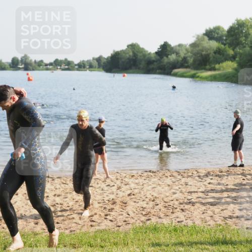 21.06.2025 - 27. Vierlanden-Triathlon MichiJ http://msf.ph/oto/7973855 15.06.2026 08:38:36 Schwimmen 2, 27, 35, 45, 86, 126 meine-sportfotos.de