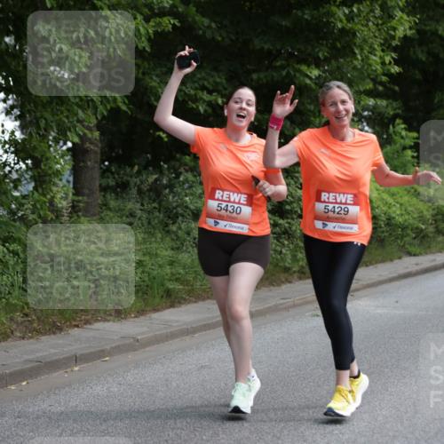 15.06.2025 - REWE Women's Run Jannik Wohlers http://msf.ph/oto/7973856 15.06.2025 10:08:35 Laufen 5430, 5429 meine-sportfotos.de