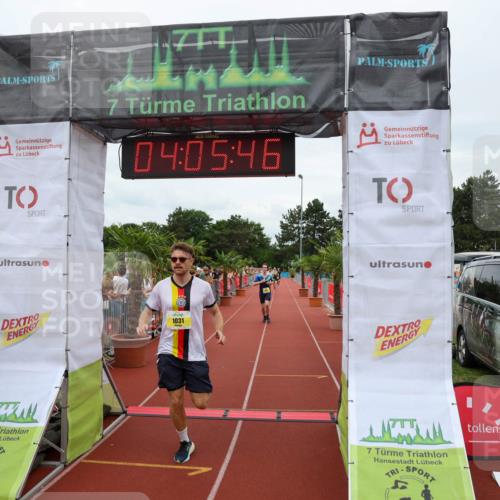15.06.2025 - 7 Türme Triathlon Michael Strokosch http://msf.ph/oto/7973858 15.06.2025 14:05:46 Ziel 971, 1031 meine-sportfotos.de