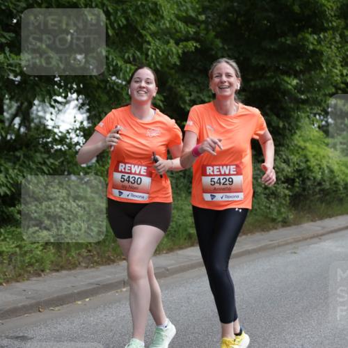 15.06.2025 - REWE Women's Run Jannik Wohlers http://msf.ph/oto/7973906 15.06.2025 10:08:36 Laufen 5430, 5429 meine-sportfotos.de