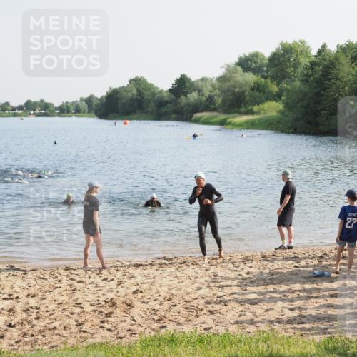 21.06.2025 - 27. Vierlanden-Triathlon MichiJ http://msf.ph/oto/7973932 15.06.2026 08:38:45 Schwimmen 2, 126, 182 meine-sportfotos.de