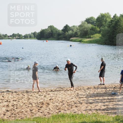 21.06.2025 - 27. Vierlanden-Triathlon MichiJ http://msf.ph/oto/7973942 15.06.2026 08:38:46 Schwimmen 2, 182 meine-sportfotos.de