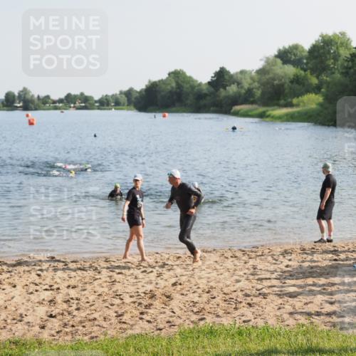 21.06.2025 - 27. Vierlanden-Triathlon MichiJ http://msf.ph/oto/7973952 15.06.2026 08:38:46 Schwimmen 2, 182 meine-sportfotos.de