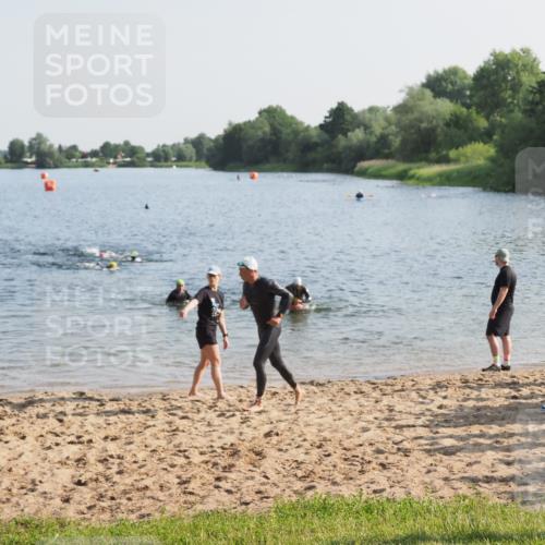 21.06.2025 - 27. Vierlanden-Triathlon MichiJ http://msf.ph/oto/7973956 15.06.2026 08:38:46 Schwimmen 2, 182 meine-sportfotos.de