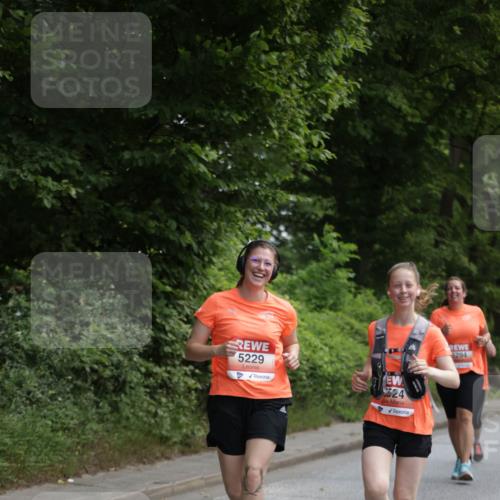 15.06.2025 - REWE Women's Run Jannik Wohlers http://msf.ph/oto/7973982 15.06.2025 10:08:40 Laufen 5229, 24, 5294 meine-sportfotos.de