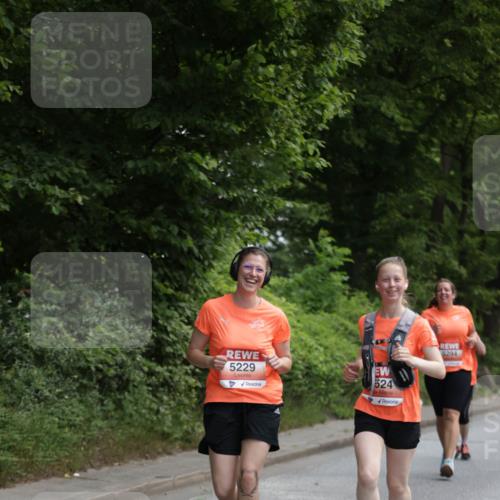 15.06.2025 - REWE Women's Run Jannik Wohlers http://msf.ph/oto/7973984 15.06.2025 10:08:40 Laufen 5229, 524, 5294 meine-sportfotos.de