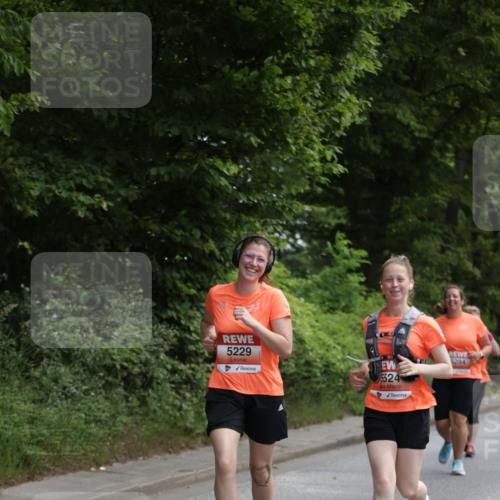 15.06.2025 - REWE Women's Run Jannik Wohlers http://msf.ph/oto/7973997 15.06.2025 10:08:41 Laufen 5229, 5524, 294 meine-sportfotos.de