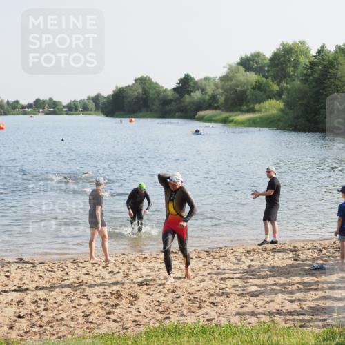 21.06.2025 - 27. Vierlanden-Triathlon MichiJ http://msf.ph/oto/7974009 15.06.2026 08:38:54 Schwimmen 94, 182 meine-sportfotos.de
