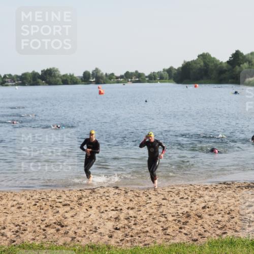 21.06.2025 - 27. Vierlanden-Triathlon MichiJ http://msf.ph/oto/7974101 15.06.2026 08:39:07 Schwimmen 77, 120, 165 meine-sportfotos.de