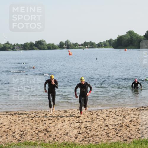 21.06.2025 - 27. Vierlanden-Triathlon MichiJ http://msf.ph/oto/7974130 15.06.2026 08:39:08 Schwimmen 77, 120, 165 meine-sportfotos.de
