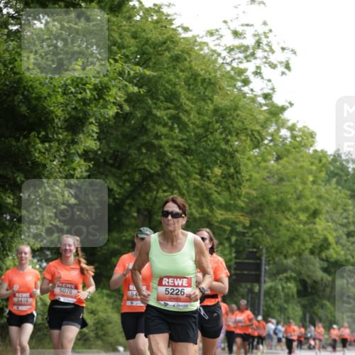 15.06.2025 - REWE Women's Run Jannik Wohlers http://msf.ph/oto/7974131 15.06.2025 10:08:50 Laufen 5076, 54, 5419, 5226 meine-sportfotos.de