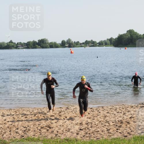21.06.2025 - 27. Vierlanden-Triathlon MichiJ http://msf.ph/oto/7974139 15.06.2026 08:39:09 Schwimmen 77, 120, 165 meine-sportfotos.de