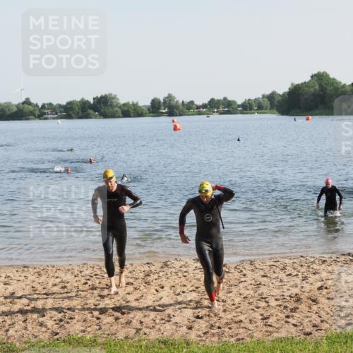 21.06.2025 - 27. Vierlanden-Triathlon MichiJ http://msf.ph/oto/7974154 15.06.2026 08:39:09 Schwimmen 77, 120, 165 meine-sportfotos.de
