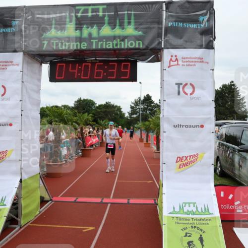 15.06.2025 - 7 Türme Triathlon Michael Strokosch http://msf.ph/oto/7974195 15.06.2025 14:06:38 Ziel 311, 1130 meine-sportfotos.de