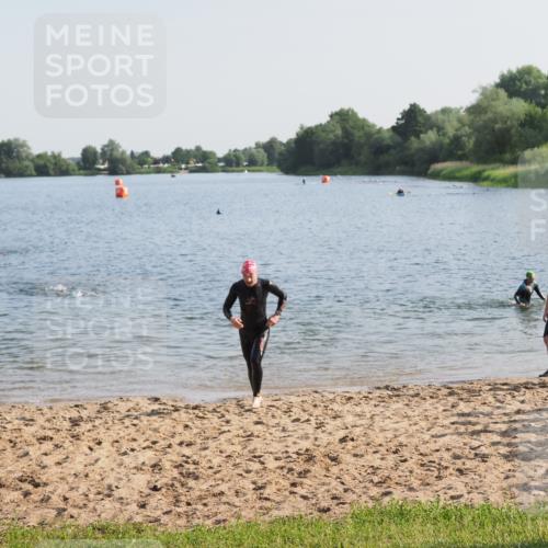 21.06.2025 - 27. Vierlanden-Triathlon MichiJ http://msf.ph/oto/7974218 15.06.2026 08:39:16 Schwimmen 120, 132, 165 meine-sportfotos.de