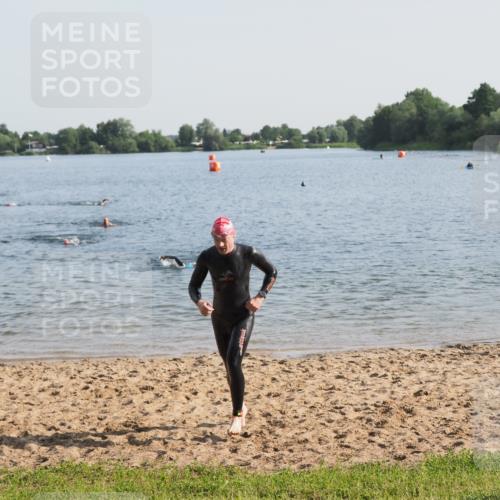 21.06.2025 - 27. Vierlanden-Triathlon MichiJ http://msf.ph/oto/7974242 15.06.2026 08:39:18 Schwimmen 120, 132, 165 meine-sportfotos.de