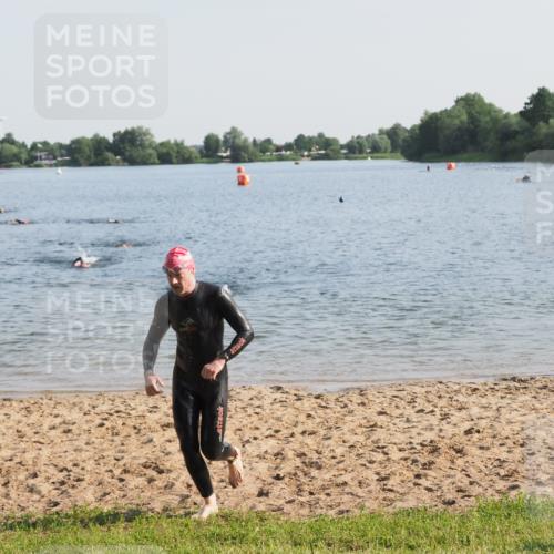 21.06.2025 - 27. Vierlanden-Triathlon MichiJ http://msf.ph/oto/7974264 15.06.2026 08:39:18 Schwimmen 120, 132, 165 meine-sportfotos.de