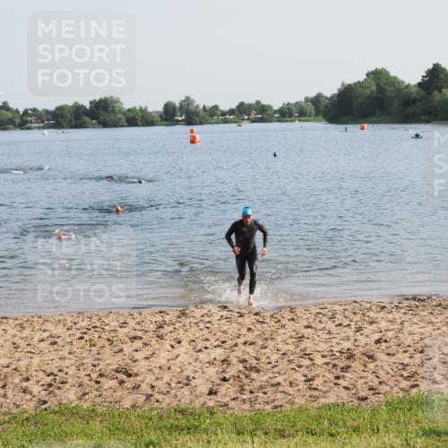 21.06.2025 - 27. Vierlanden-Triathlon MichiJ http://msf.ph/oto/7974269 15.06.2026 08:39:31 Schwimmen 168 meine-sportfotos.de