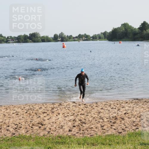 21.06.2025 - 27. Vierlanden-Triathlon MichiJ http://msf.ph/oto/7974273 15.06.2026 08:39:31 Schwimmen 168 meine-sportfotos.de