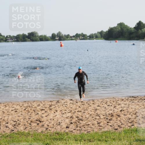 21.06.2025 - 27. Vierlanden-Triathlon MichiJ http://msf.ph/oto/7974284 15.06.2026 08:39:31 Schwimmen 168 meine-sportfotos.de