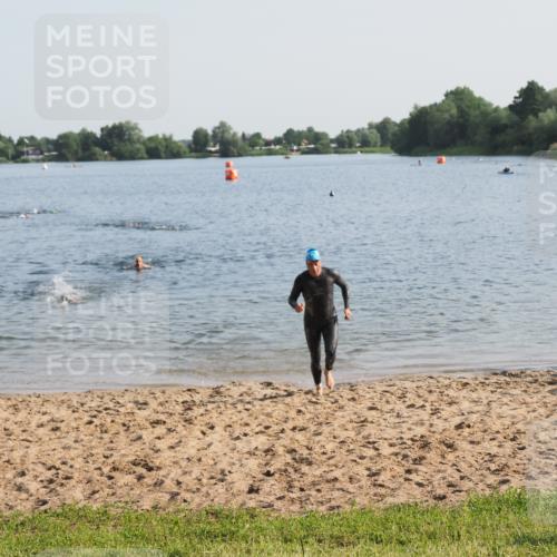 21.06.2025 - 27. Vierlanden-Triathlon MichiJ http://msf.ph/oto/7974294 15.06.2026 08:39:32 Schwimmen 168 meine-sportfotos.de